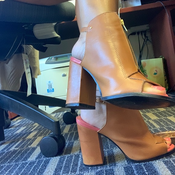 Brown peak toe booties kelsi dagger - Picture 2 of 4